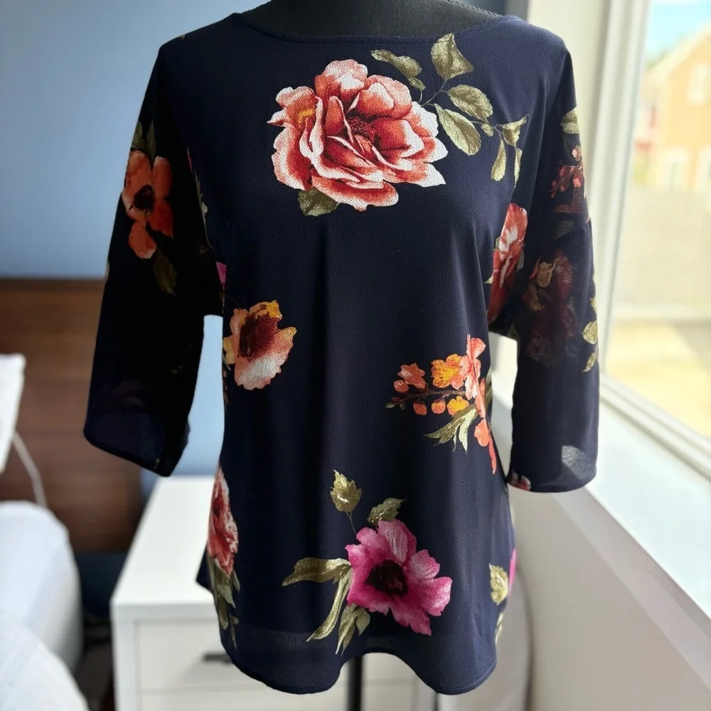 West Kei Navy Floral Tie-Front or Back Short Sleeved Blouse - Picture 16 of 16